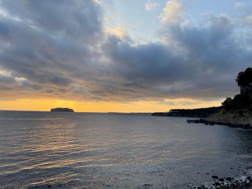 Jeju: Seogwipo City Walking Tours with Sunset - 5:30 pm at Cheonjiyeon Falls