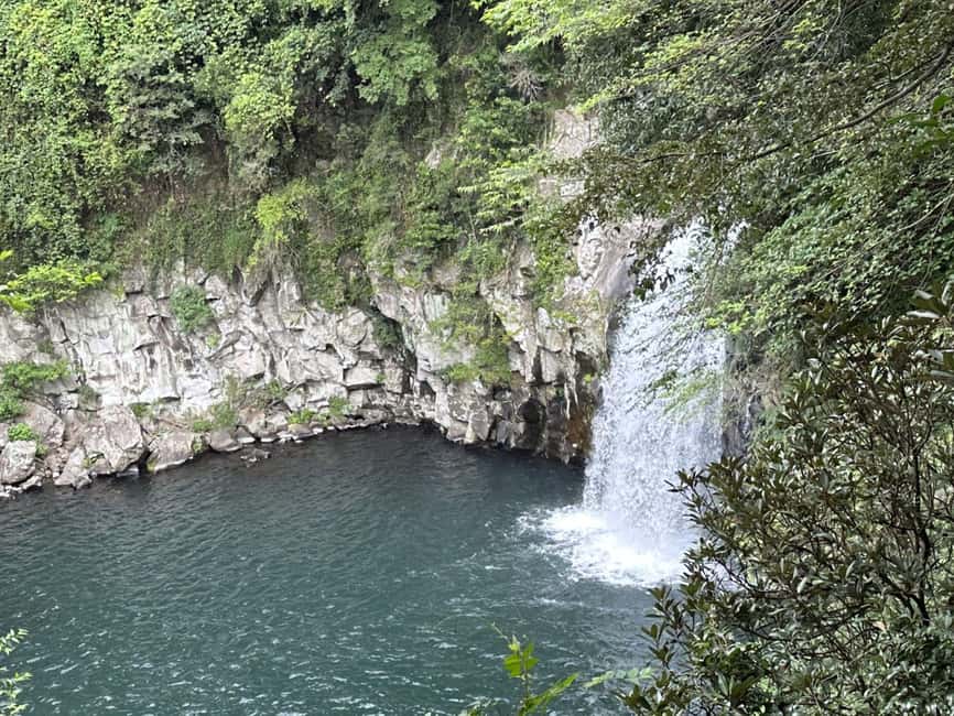 Jeju South: Cherry Blossom Tour & Tangerine Cafe - Cheonjeyeon Falls, the Pond of the Heavenly Emperor