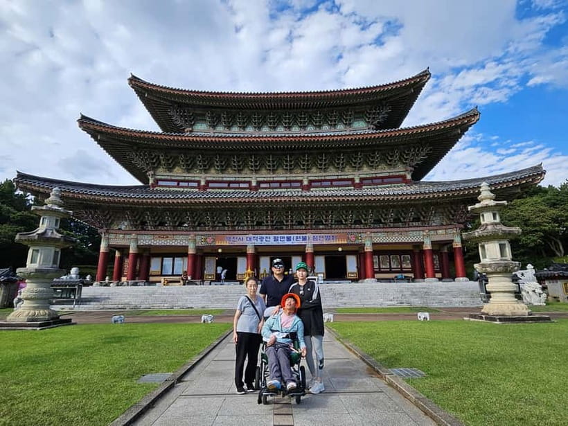 Jeju: Trip to Jeju Island in a Wheelchair (Accessible Tour) - The human side of the service