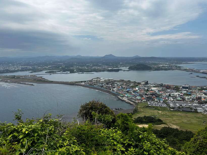 Jeju UNESCO Natural Heritage Private Tour by Certified Guide - Lunch at a local restaurant, with the bill separate