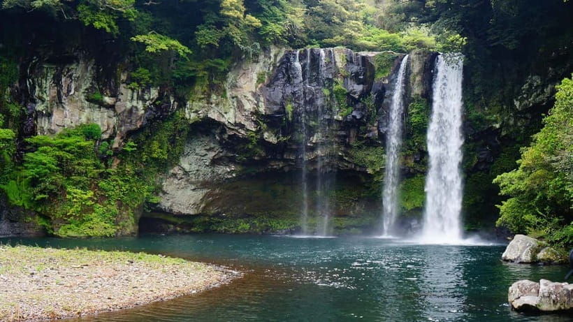 Jeju: West & South Full-Day Authentic Tour - Jeongbang Waterfall: the day’s strongest coastal finish