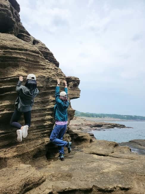 Jeju: West & South Full-Day Authentic Tour - Comfortable transport and a well-managed group day
