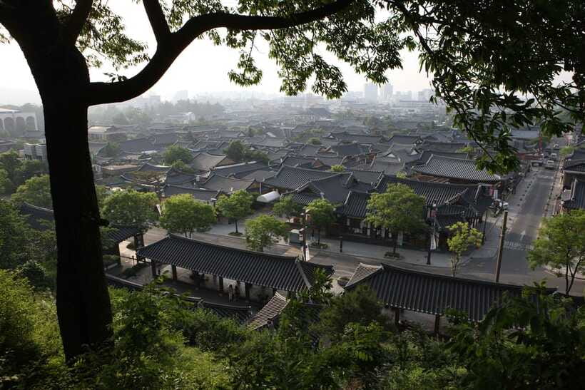 Jeonju: Essence of Jeonju, Hanok Village & Maisan Mountain - Four hours in Jeonju Hanok Village
