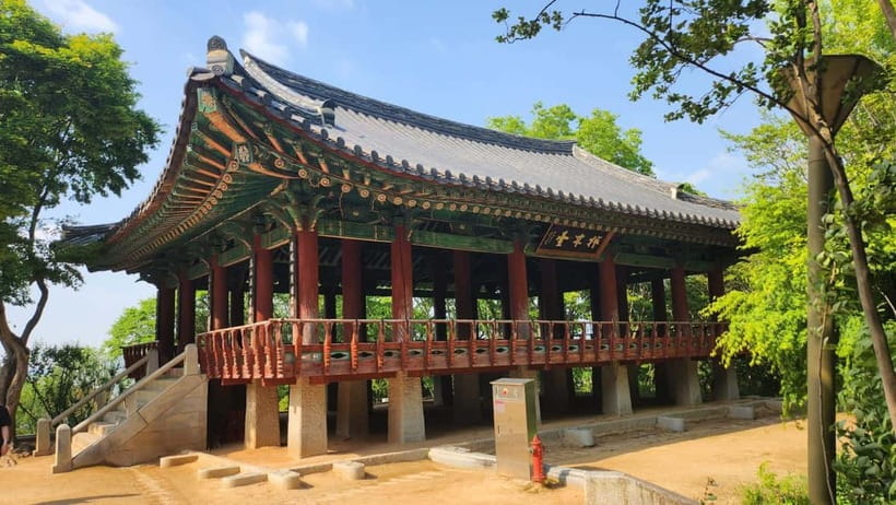 Jeonju Hanok Village Slow Walking Tour - One hour at Gyeonggijeon