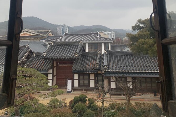 Jeonju - Southern Korea (Private tour) - Lunch with dozens of Korean side dishes