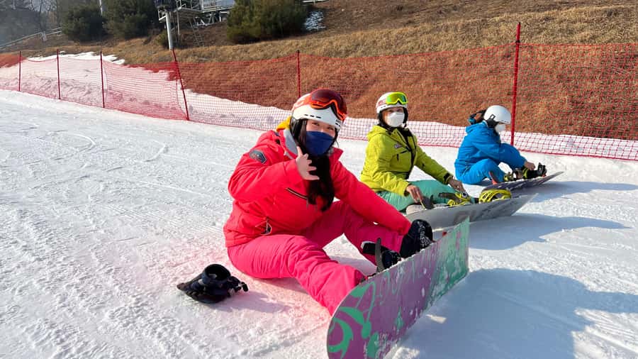Jisan Forest Resort: Ski Full-Day Tour or Shuttle from Seoul - Arriving at six slopes for different skill levels