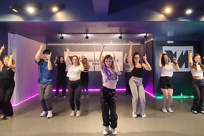 K-pop Dance Class in Seoul (Incl. video shooting & editing) - The first 10 minutes: warm-up and rhythm practice
