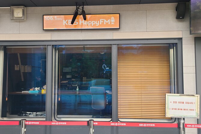 K-POP Experience in Seoul: Real K-POP Agency & Fan Culture - HiKR Ground: your first hour as a pretend idol