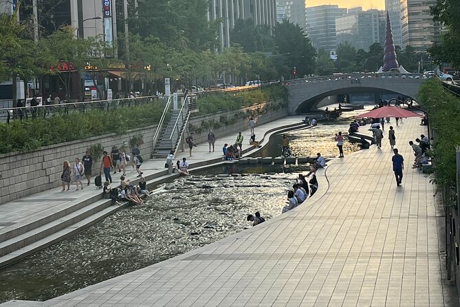 [KoreaByLocal] Authentic Seoul Night Walk and Chicken & Beer - Cheonggyecheon Stream: Seoul’s public living room