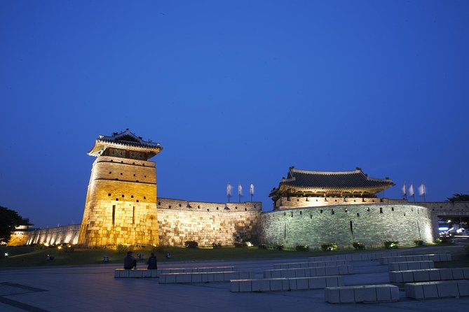 Korean Folk Village & Suwon Hwaseong Fortress Private Tour - Walking the 5.7-kilometer Hwaseong Fortress
