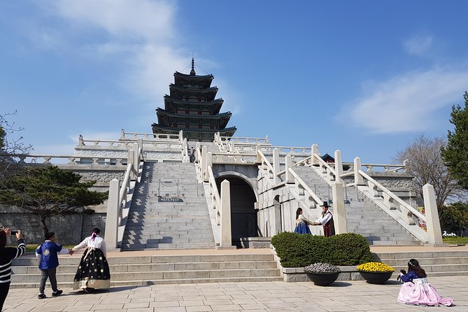 Korean Palace and Market Tour in Seoul Including Insadong and Gyeongbokgung Palace - Korean lunch and the afternoon palace