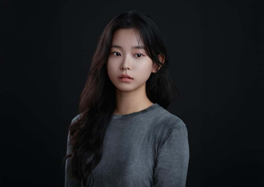 Korean-Style Profile Photoshoot | Seoul - Same-day prints and digital copies