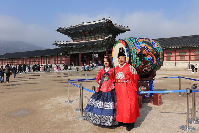 Layover Tour from Incheon Airport to Seoul with a Tour Specialist - Bukchon Hanok Village in 30 minutes