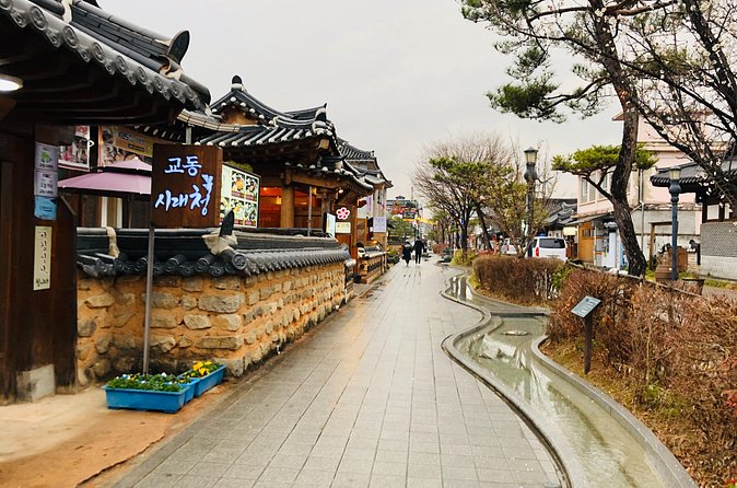 Maisan Cherry Blossom and Jeonju Hanok Village - Three hours and 10 minutes in Jeonju Hanok Village
