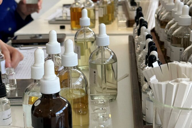 Make your K-scent perfume: Modern oneday class in Seoul - Forty accords, Korean notes, and the art of choosing