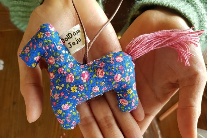 Making Jeju Pony Doll at Peaceful Seaside cafe - Warm tea and stories about Jeju life