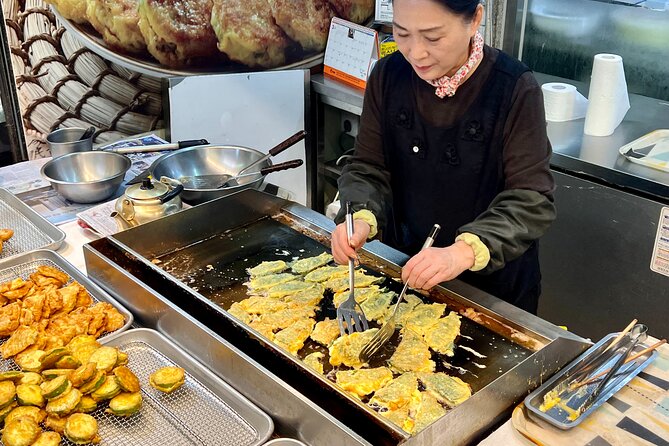 Mangwon Market Food tour By Locals; Cheap Eats to Fancy Feast - Fried chicken at Mangwon Hangang Park