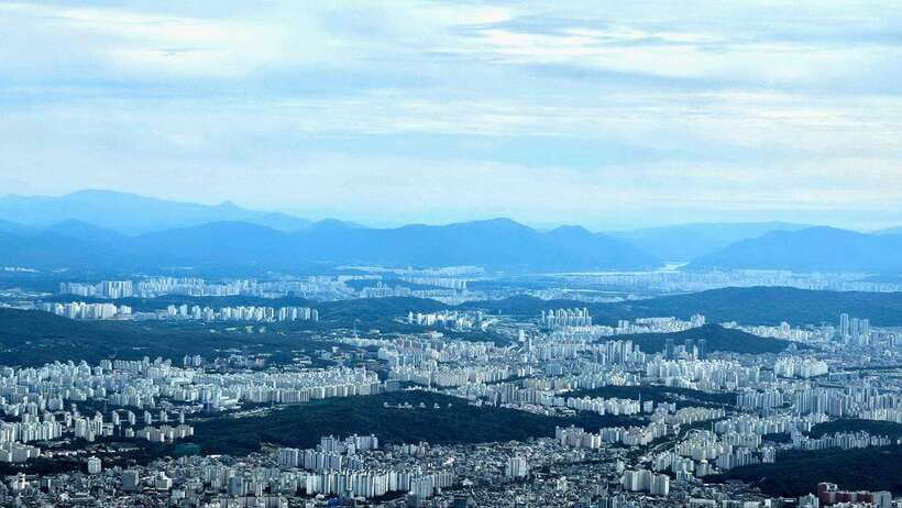 Marvel of Nature: Hiking in Bukhansan Mountain National Park - Gimbap at the top