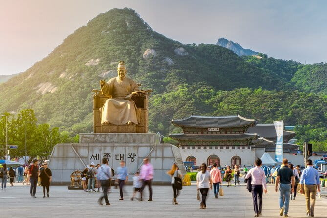 Max Out Seoul: Must Visit City Highlights Panoramic Day Tour - Starting at Cheonggye Plaza and Gwanghwamun Square