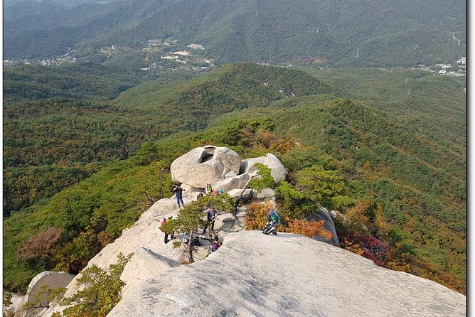 Mt Bukhansan National Park Hiking Tour - Starting at Bamgol and facing the first climb
