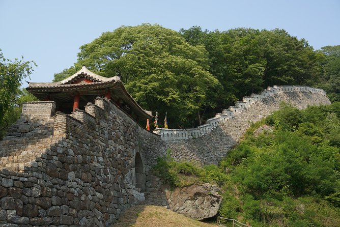Namhansanseong UNESCO Historical Sites and Korean Folk Village-Private Tour - Reaching Namhansanseong Fortress from Seoul