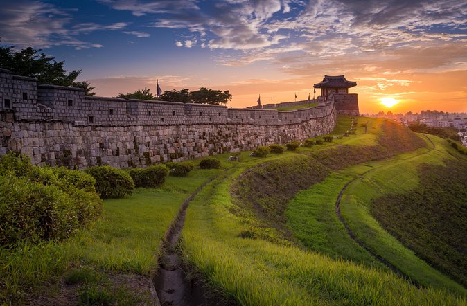 Night View Tour to Suwon Hwaseong Fortress from Seoul - Why Suwon Hwaseong works so well at night