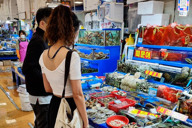 Noryangjin Fish Market Dinner - A short walk to Sayuksin Park