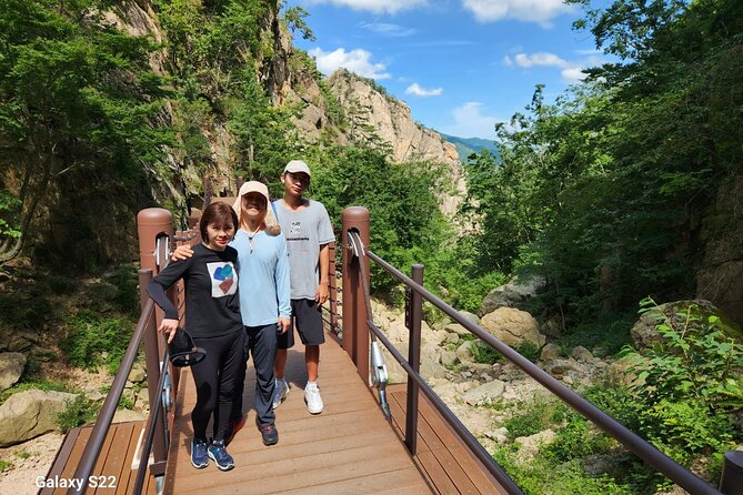 One-Day Tour for stunning Mt.Seoraksan from Seoul - Seoraksan National Park: your first look at the mountain