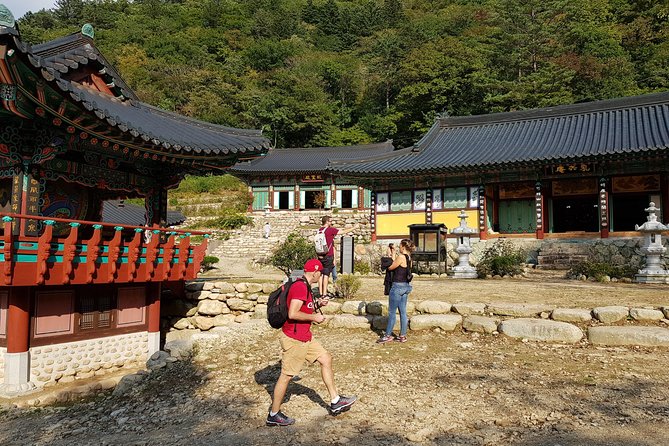 One-Day Tour for stunning Mt.Seoraksan from Seoul - Gweongeumseong Fortress and the cable-car ride