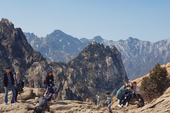 [Premium Private Tour] Mt Seorak & East Sea or Nami island from Seoul - Walking Biseondae or riding toward Gwongeumseong