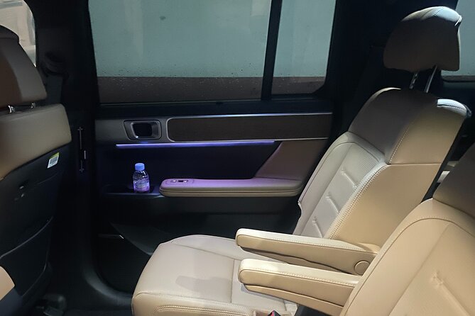 Private Airport Transfer from/to Incheon Airport to/from Seoul - Finding the driver in the arrivals hall