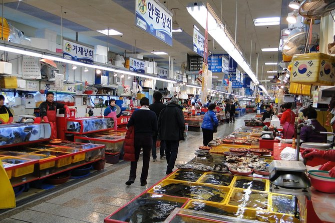 Private Busan tour with gamcheon culture village and the temple (Customizable) - Beomeosa Temple and thirteen centuries of Buddhist tradition