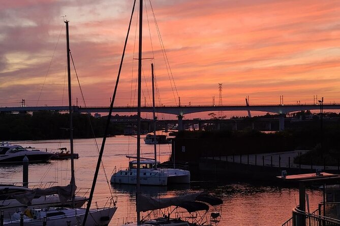 Private Catamaran Yacht Tour in Han River - Sunset, bridges, and Seoul after dark