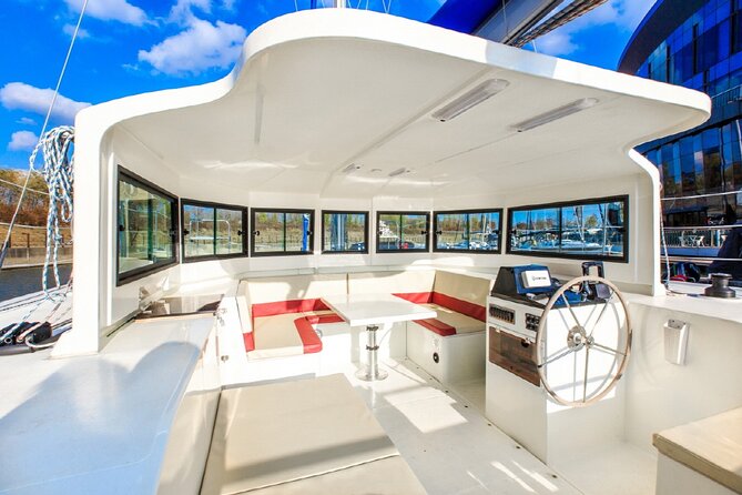 Private Catamaran Yacht Tour in Han River - What the private format changes