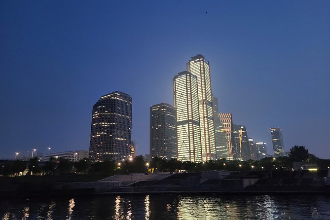 Private Catamaran Yacht Tour in Han River - Starting at Yeouido Hangang Park