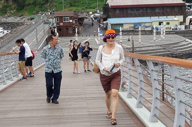 Private Day Tour in South and West in Jeju Island - Starting at Jeongbang Waterfall