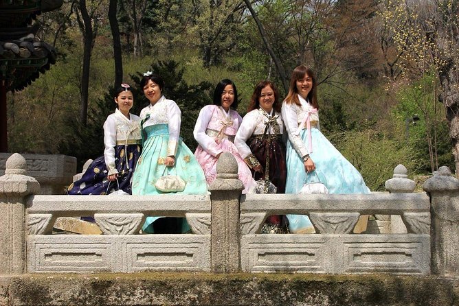 Private day tour Korea(Seoul trip) with Professional Photographer - What the photographer adds to the day