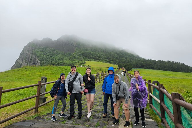 Private Day tour on the fantasy island for CRUISE customers - Dongmun Market, the best stop for local flavor