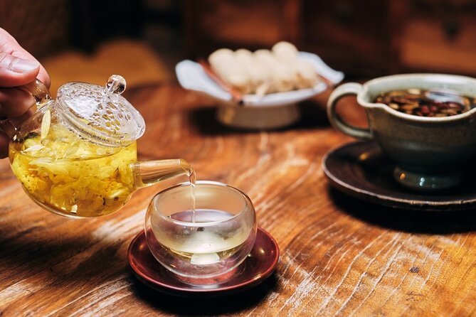 Private Downtown Seoul Food & Market Tour with 8+ Tastings - Gyeongbokgung, Gwanghwamun Gate, and royal Seoul