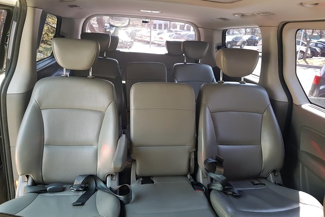 [Private Englsih Speaking Driver] Seoul and Gyeonggi-Do(Airport Available) - Airport transfers and the seven-hour luggage plan
