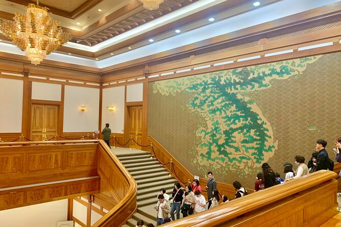 Private Full-Day Guided Tour in Seoul with Lunch, Tea and Dinner - Lunch at Tosokchon Samgyetang