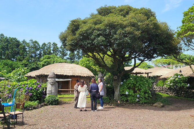 Private Full Day Tour World Natural Heritage & UNESCO in jeju - Seongeup Folk Village and Jeju’s everyday traditions
