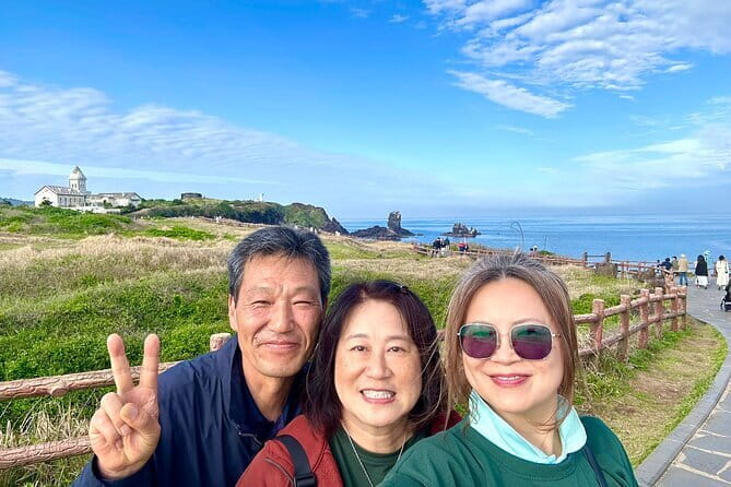 Private Jeju Airport Transfer : Jeju Airport to/from Jeju(~7 pax) - Who will benefit most from this transfer?
