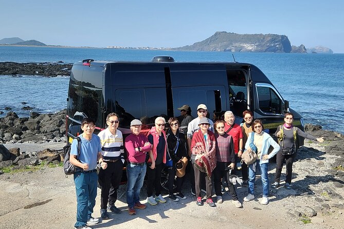Private schedule Day Tour With Local Taxi Driver in jeju island - Seongsan Ilchulbong and the 2 p.m. Haenyeo Show