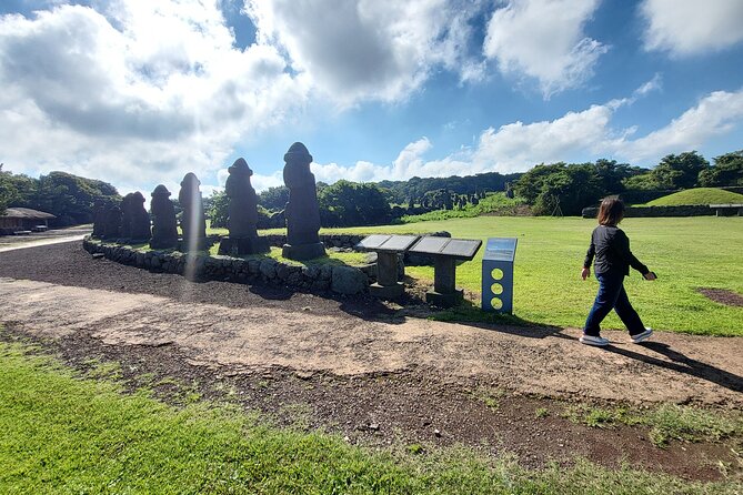 Private schedule Day Tour With Local Taxi Driver in jeju island - Seopjikoji, Lighthouse Views, and a Coastal Walk