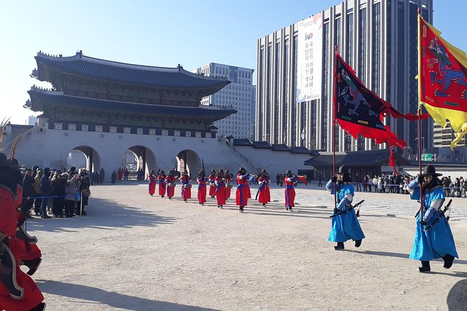 Private Seoul City Tour - Seeing Seoul’s old walls from Naksan Park