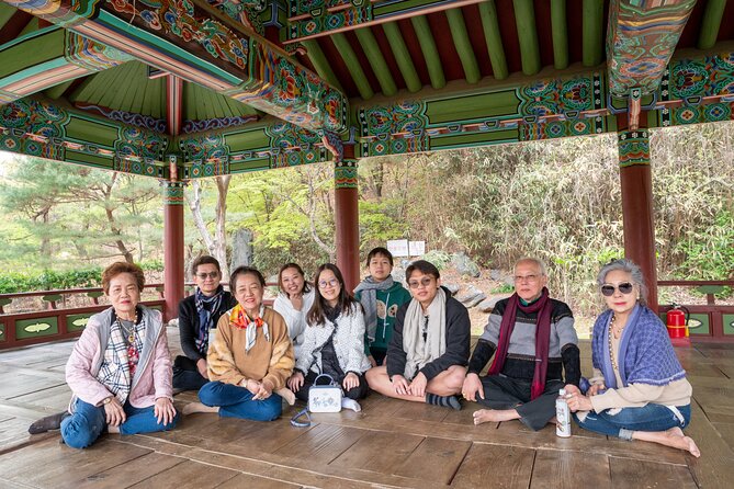 Private Tour around Suwon UNESCO Fortress and Korea Folks Village - Guide quality can shape the whole experience
