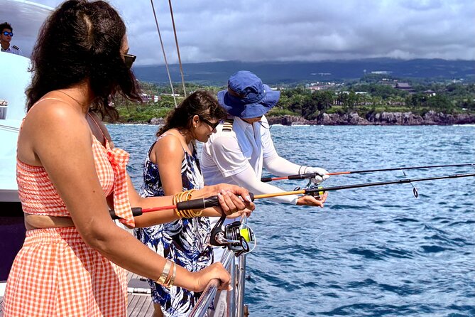 Private Tour in South Jeju including Yacht Cruise - Jeongbang Waterfall meets the sea