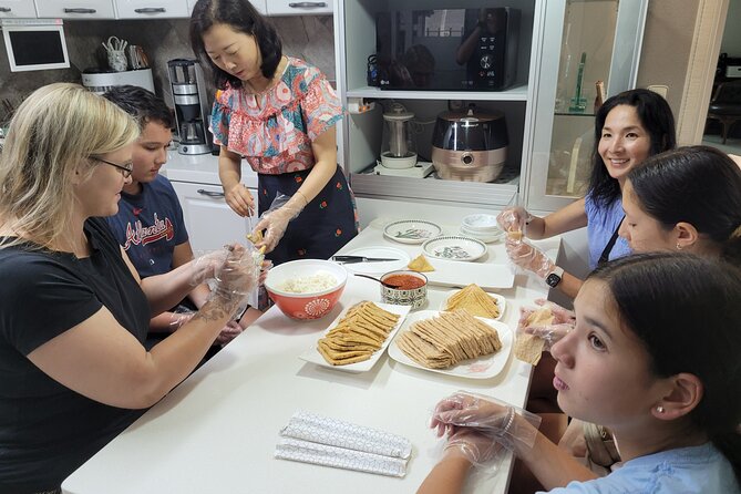 Private tour: N.Korea Cooking Class & Talk with N.Korean Defector - Meeting a North Korean home cook