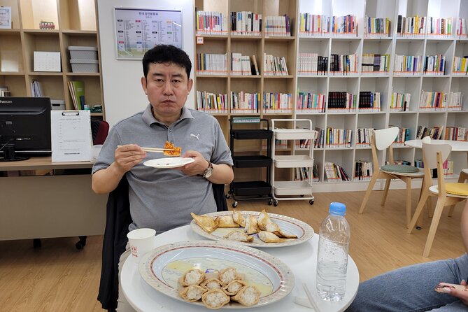Private tour: N.Korea Cooking Class & Talk with N.Korean Defector - Sweet corn noodles and the story behind them